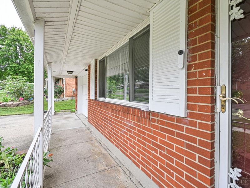 795 Castro Lane, Cincinnati, OH 45246 Photo 3