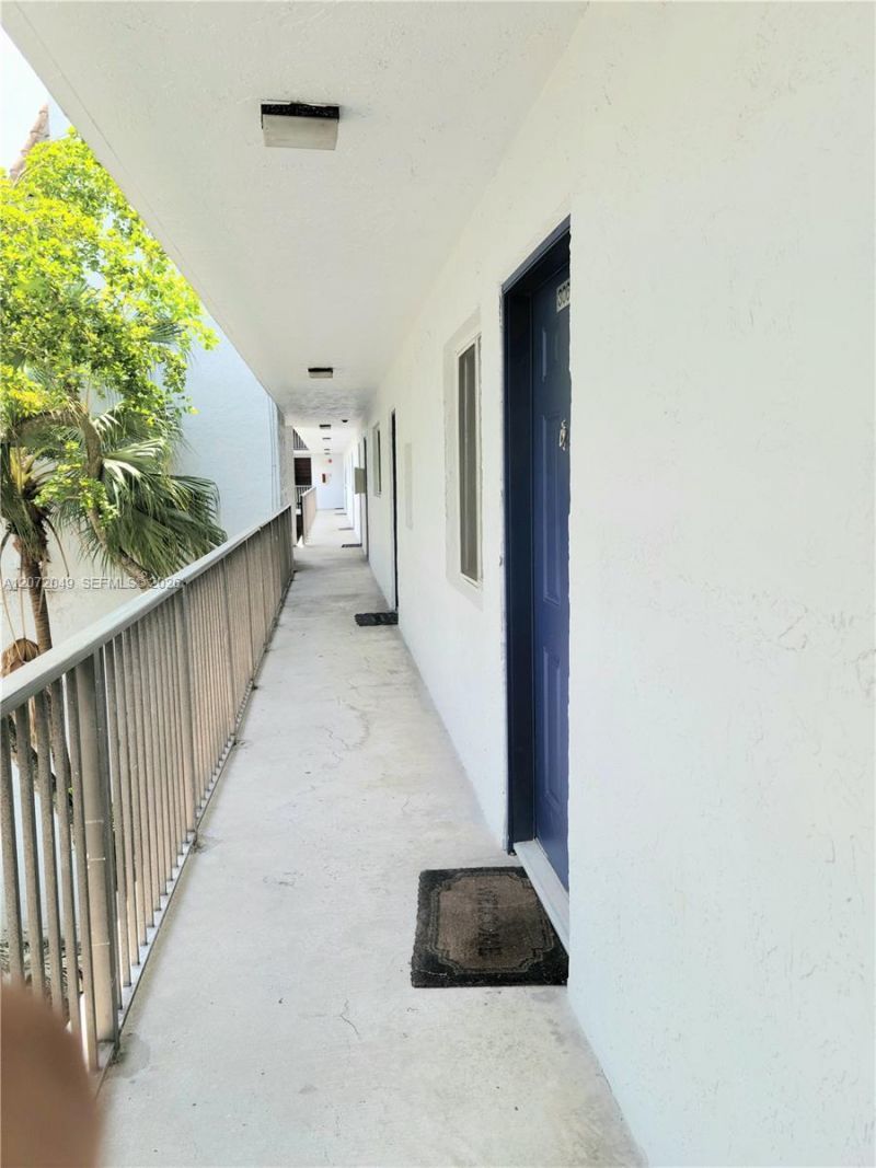 8620 N Sherman Cir , Unit 306, Miramar, FL 33025 Photo