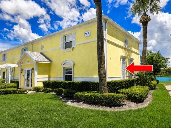 118 POMPANO DRIVE SE, Unit B, ST PETERSBURG, FL 33705