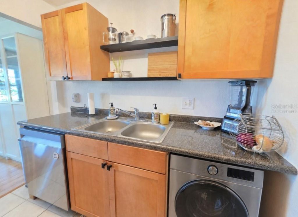 118 Pompano Drive Se, Unit B, Saint Petersburg, FL 33705 Photo