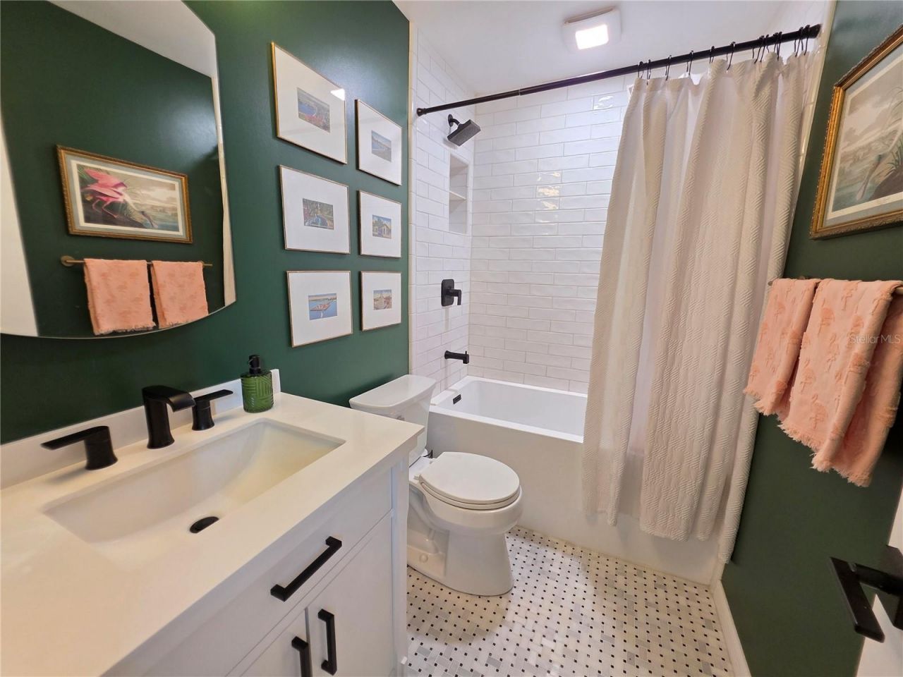 118 Pompano Drive Se, Unit B, Saint Petersburg, FL 33705 Photo