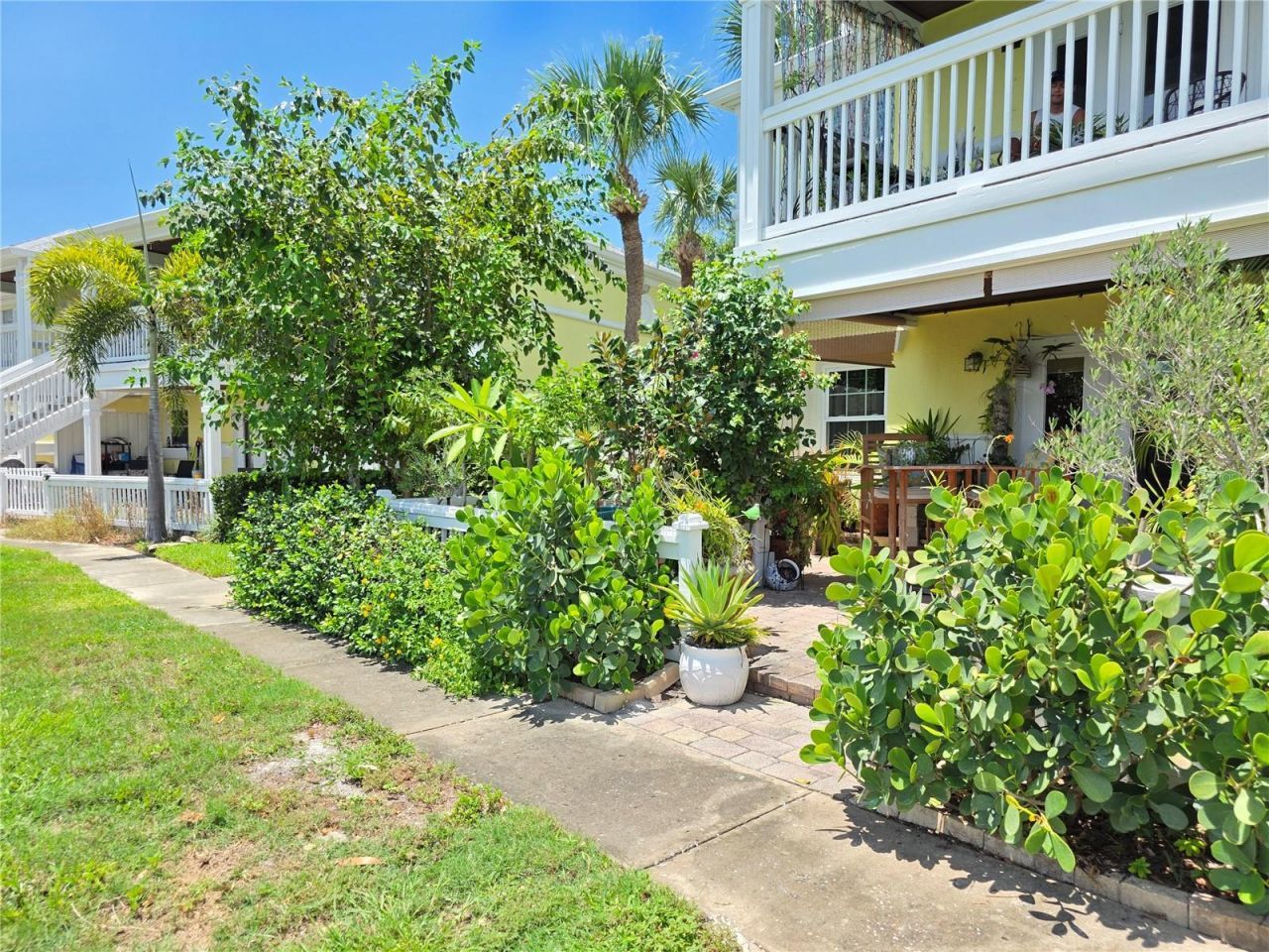 118 Pompano Drive Se, Unit B, Saint Petersburg, FL 33705 Photo