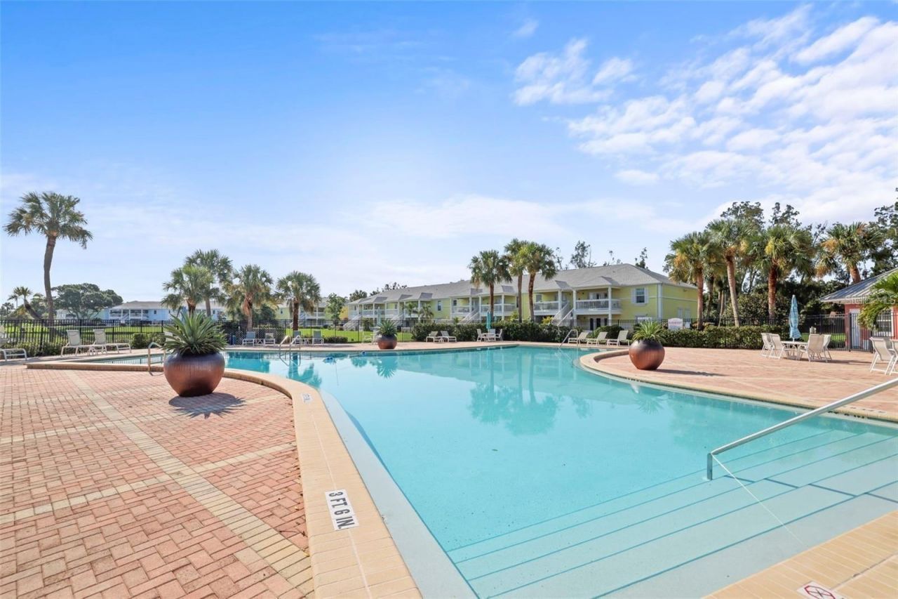 118 Pompano Drive Se, Unit B, Saint Petersburg, FL 33705 Photo