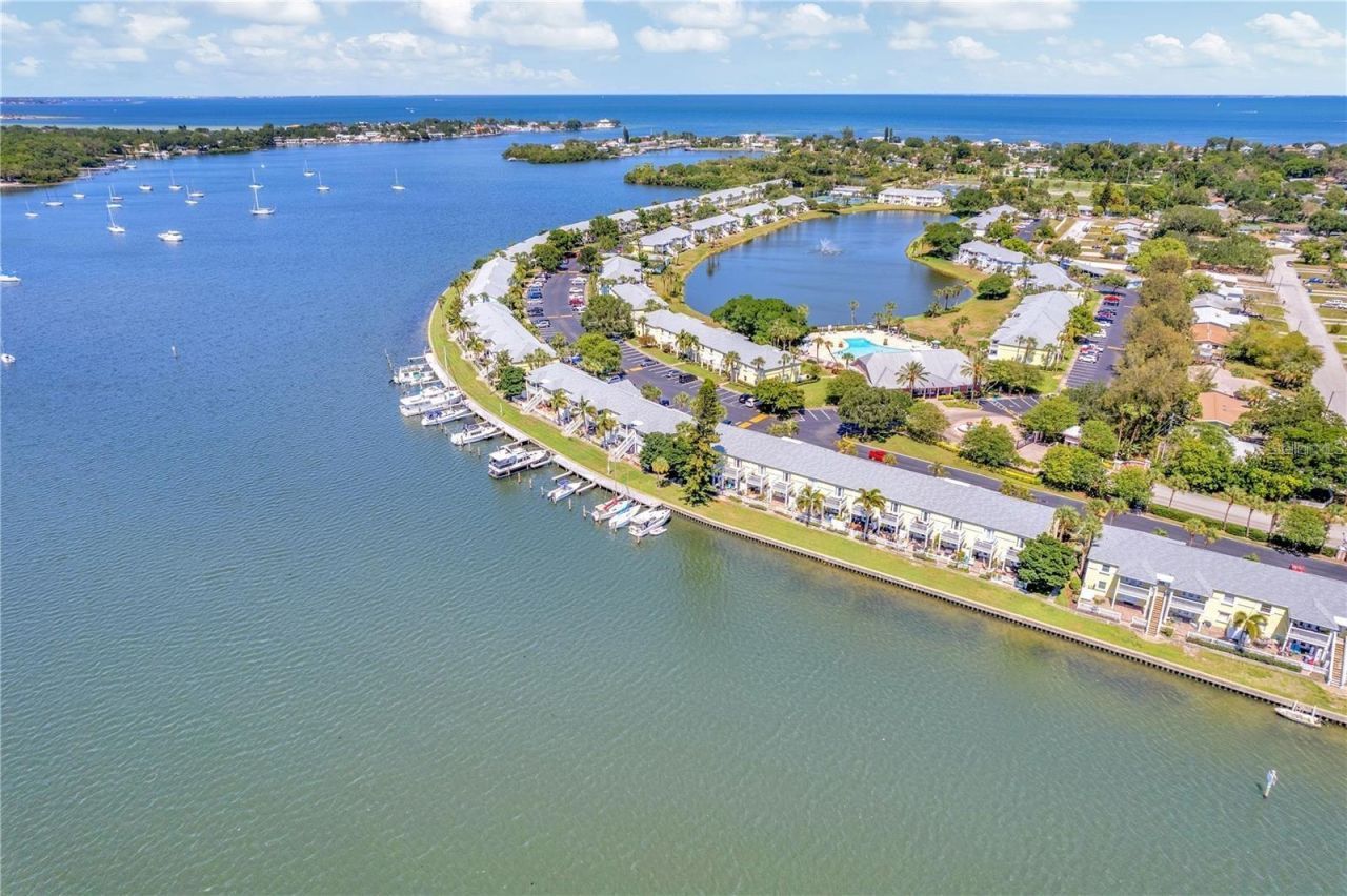 118 Pompano Drive Se, Unit B, Saint Petersburg, FL 33705 Photo