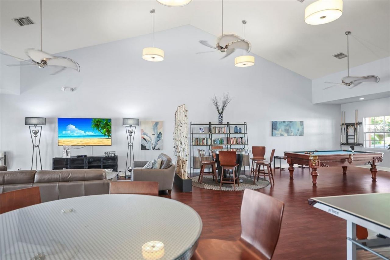 118 Pompano Drive Se, Unit B, Saint Petersburg, FL 33705 Photo