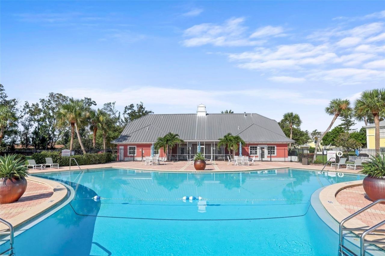 118 Pompano Drive Se, Unit B, Saint Petersburg, FL 33705 Photo