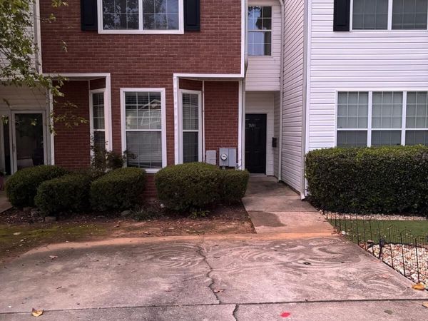 7690 Creekside Lane, Riverdale, GA 30296
