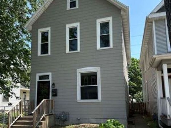 1328 Jackson Street, Dubuque, IA 52001