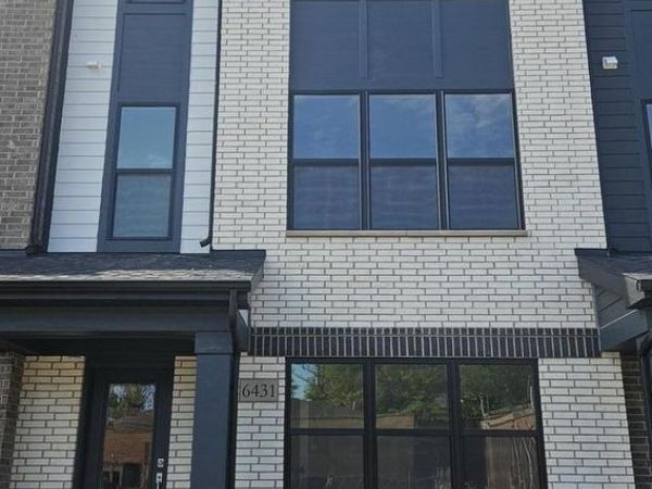 6431 Main Street , Morton Grove, IL 60053