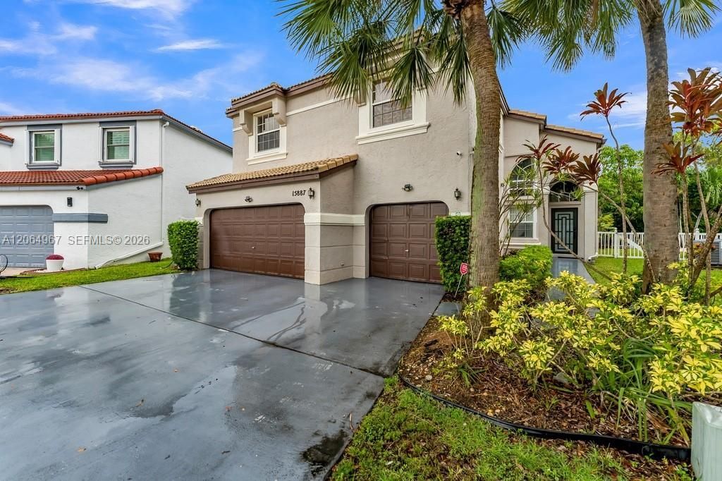 15887 NW 11th St, Pembroke Pines, FL 33028 Photo