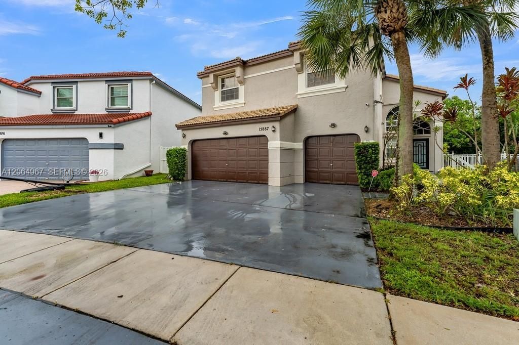 15887 NW 11th St, Pembroke Pines, FL 33028 Photo