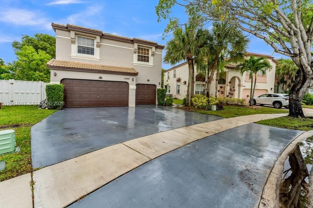 15887 NW 11th St, Pembroke Pines, FL 33028 Photo