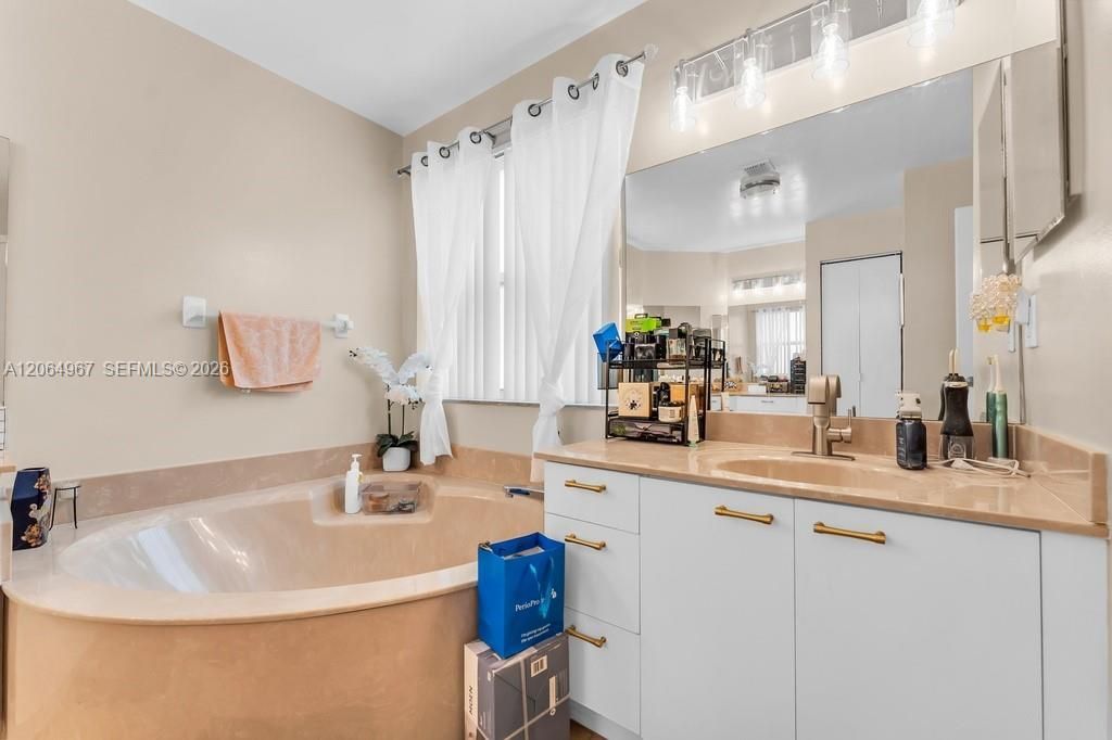 15887 NW 11th St, Pembroke Pines, FL 33028 Photo