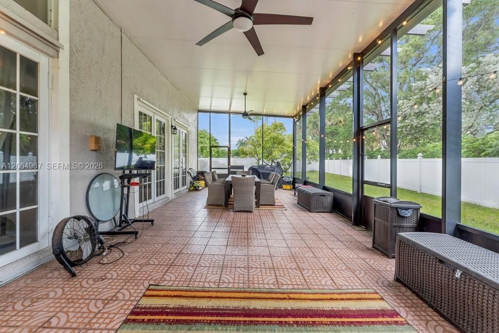 15887 NW 11th St, Pembroke Pines, FL 33028 Photo
