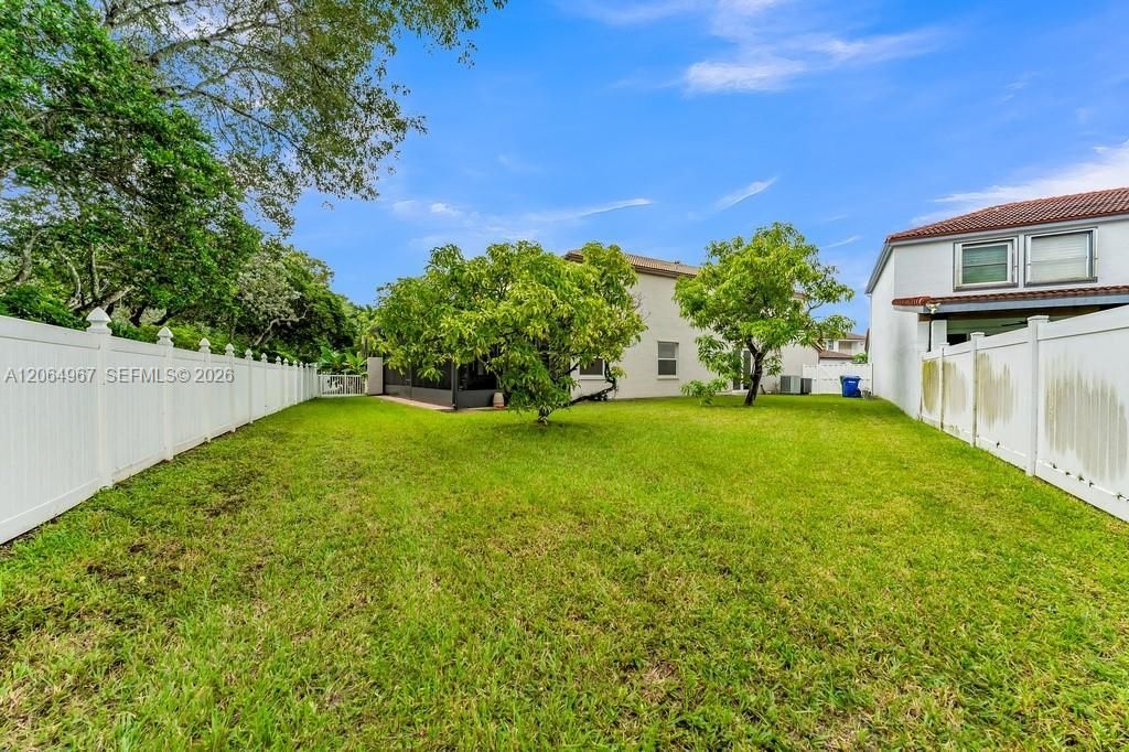 15887 NW 11th St, Pembroke Pines, FL 33028 Photo
