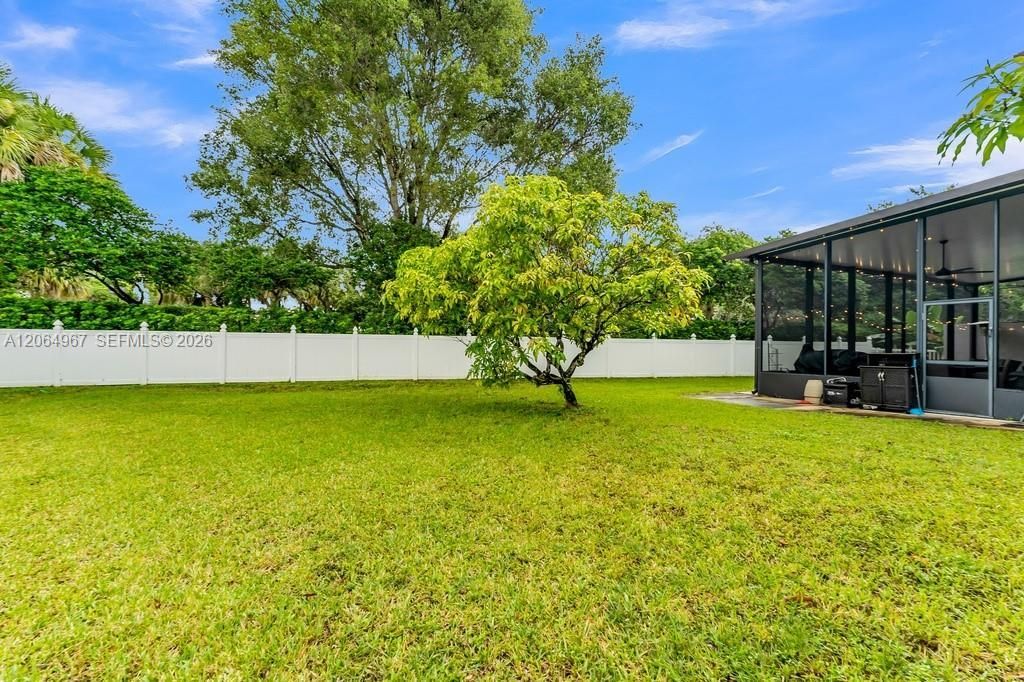 15887 NW 11th St, Pembroke Pines, FL 33028 Photo