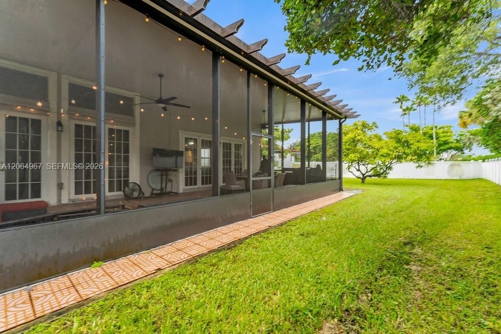 15887 NW 11th St, Pembroke Pines, FL 33028 Photo
