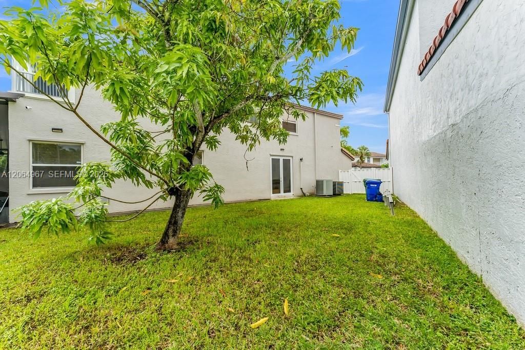 15887 NW 11th St, Pembroke Pines, FL 33028 Photo