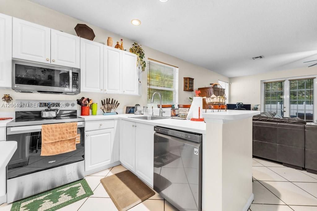 15887 NW 11th St, Pembroke Pines, FL 33028 Photo