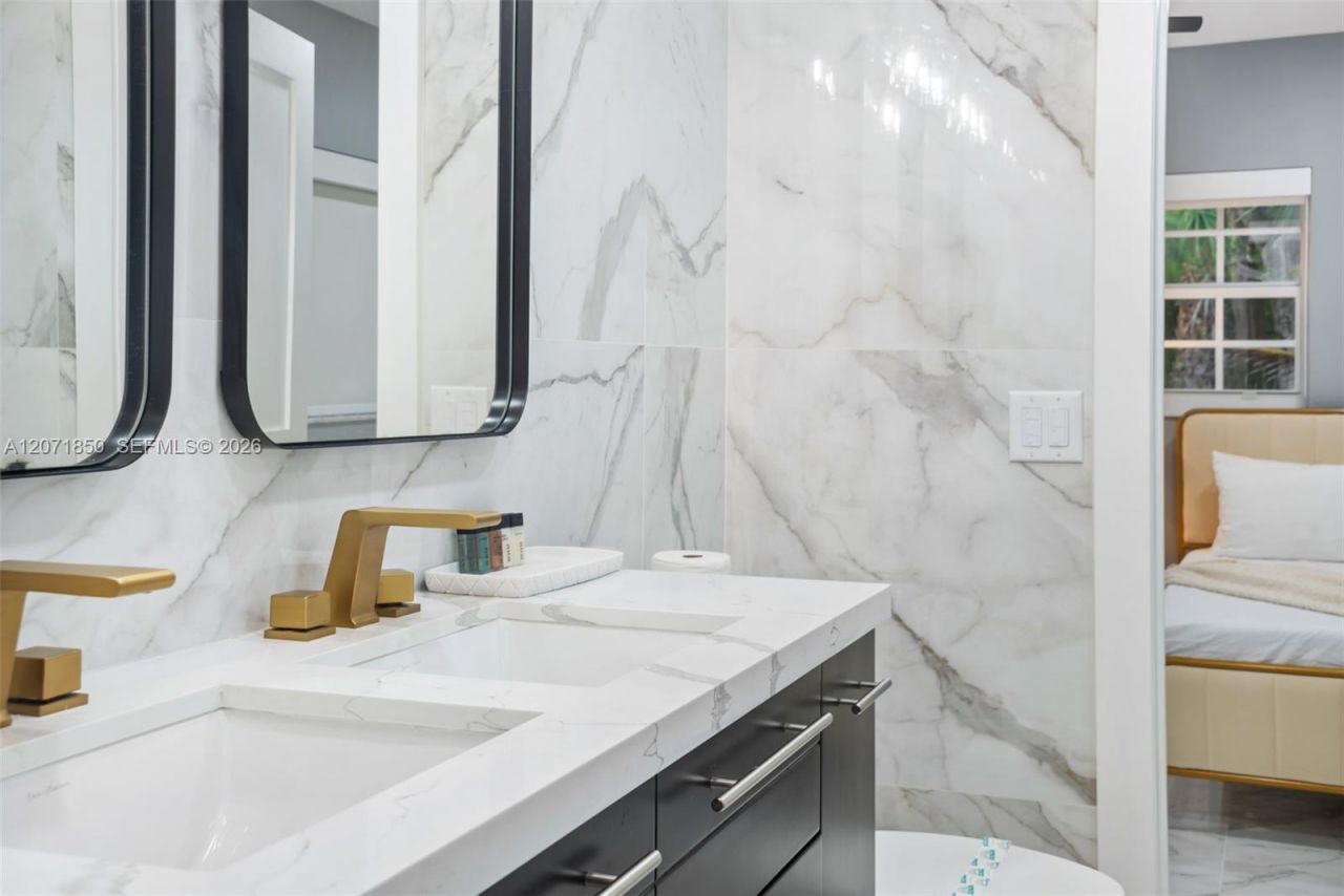1030 SW 14th Ter , Fort Lauderdale, FL 33312 Photo