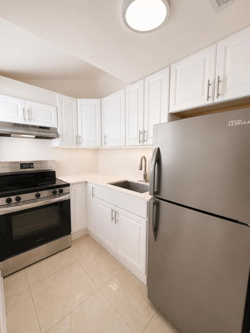 1440 Pennsylvania Ave, Unit 3, Miami Beach, FL 33139 Photo