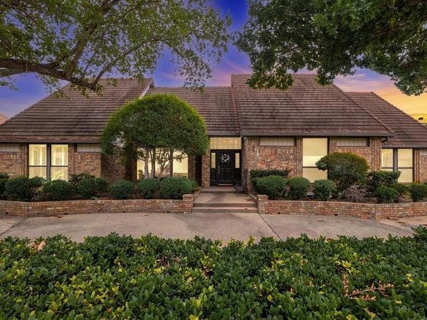 923 Wellington Drive, Duncanville, TX 75137