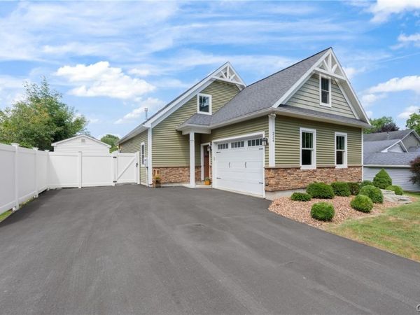224 Commane Road W, Baldwinsville, NY 13027