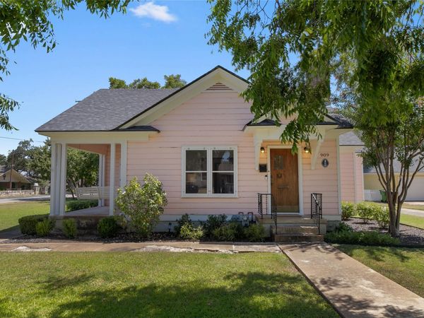 909 E Liberty Ave, Round Rock, TX 78664