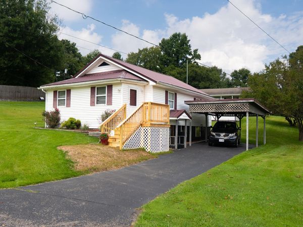806 Southwest Nash Street, Wise, VA 24293