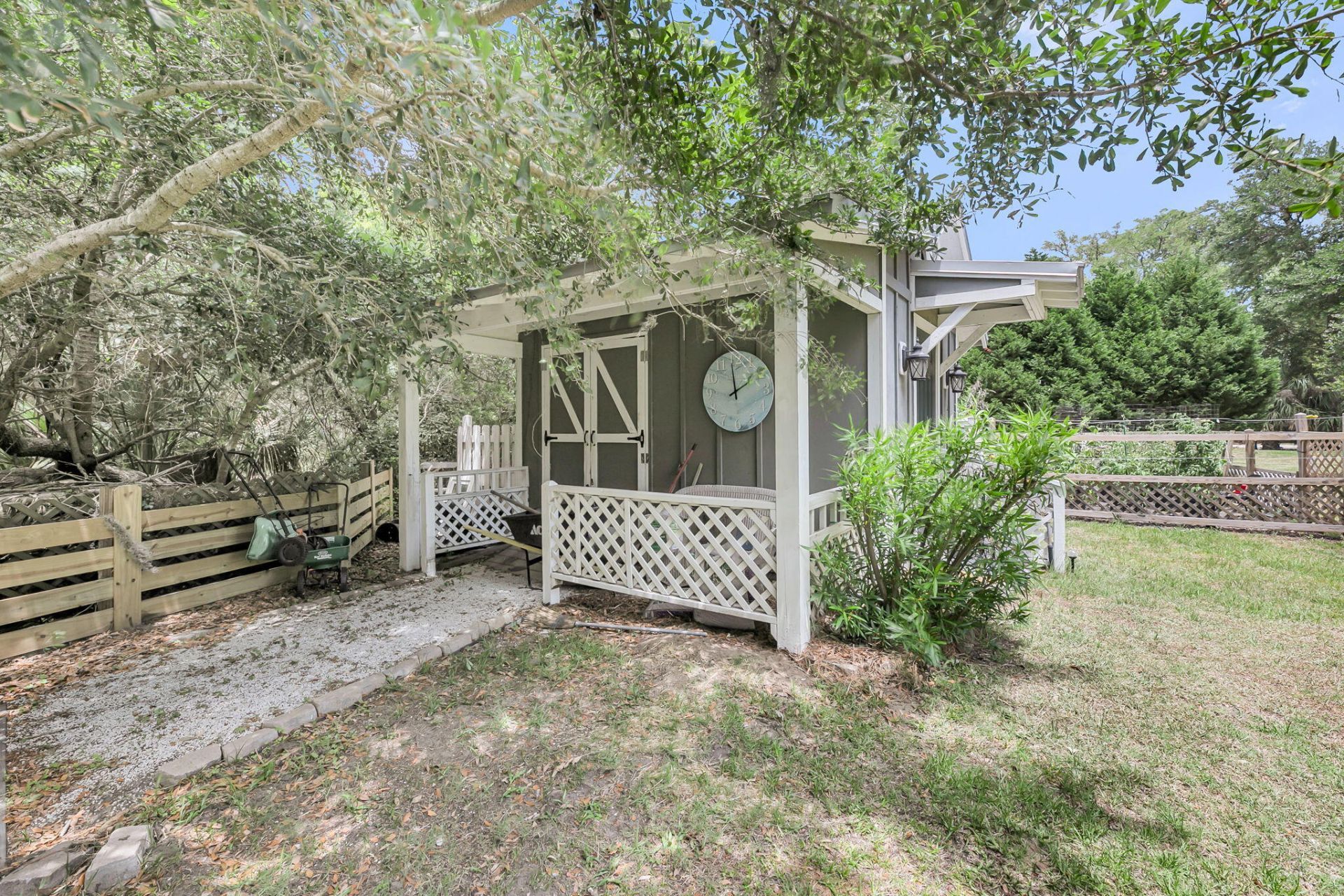 8476 Bottlenose Court Photo 33