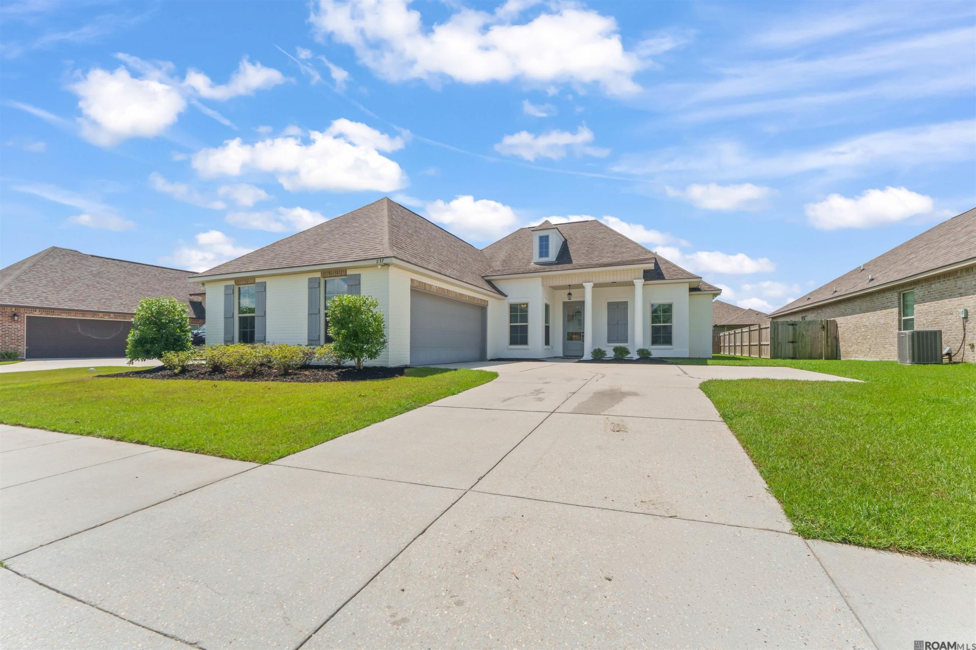 837 Lakehaven Dr, Gonzales, LA 70737 Main Photo