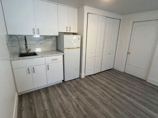 1999 NW 2nd St , Unit 2, Miami, FL 33125
