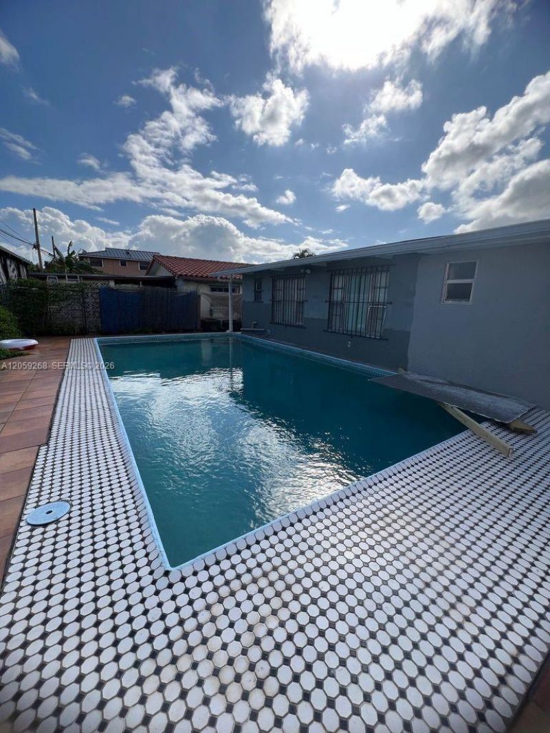 1999 NW 2nd St , Unit 2, Miami, FL 33125 Photo