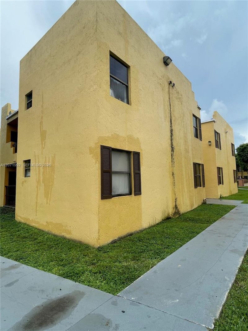636 NW 114th Ave , Unit 102, Sweetwater, FL 33172 Photo