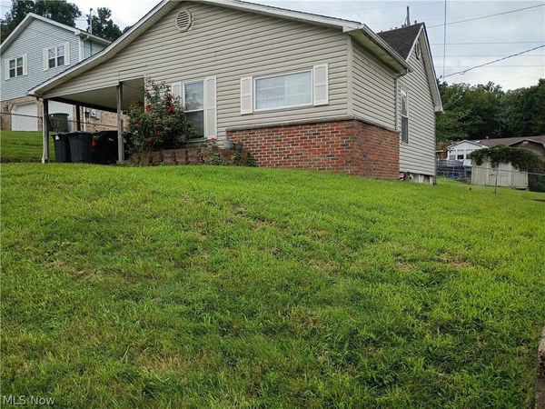 1500 21st Street , Vienna, WV 26105