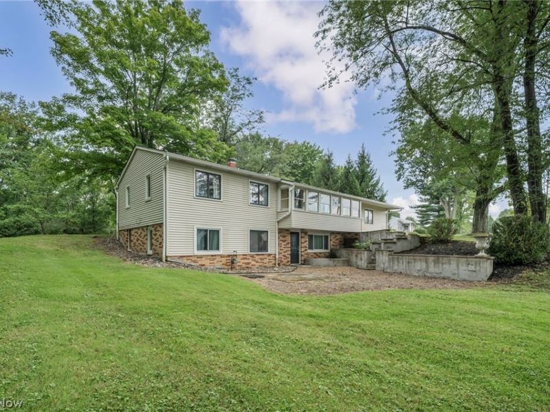 191 Hedgecliff Drive, Aurora, OH 44202 Photo 3