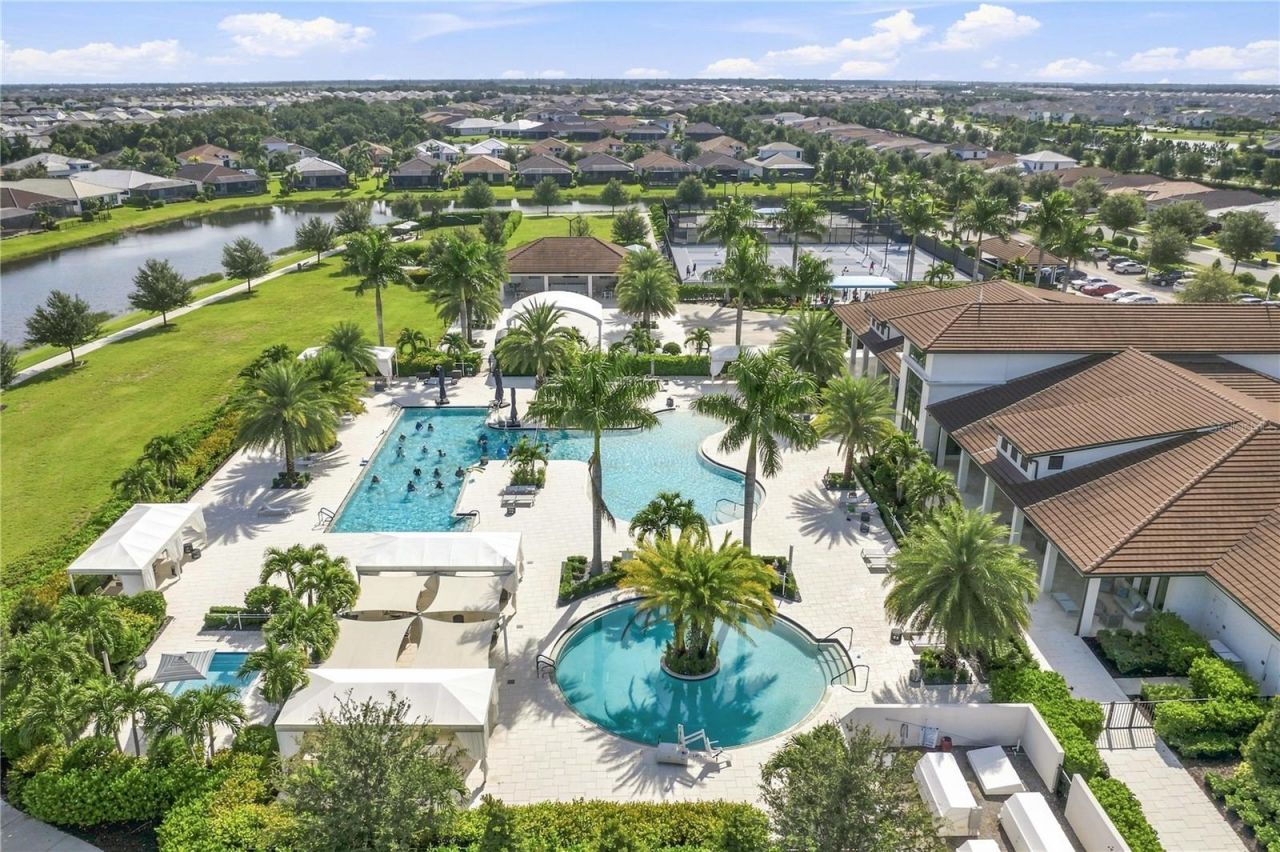 4925 Surfside Circle, Bradenton, FL 34211 Photo