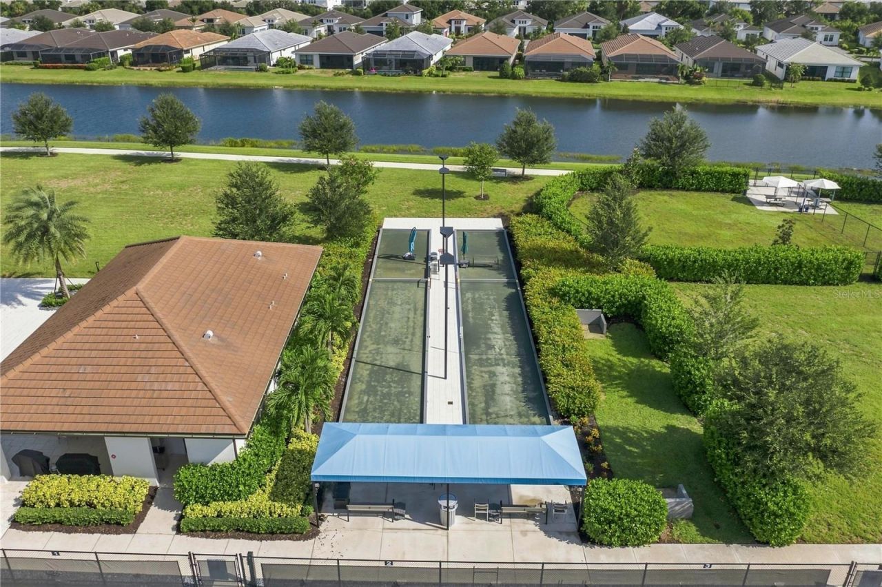 4925 Surfside Circle, Bradenton, FL 34211 Photo