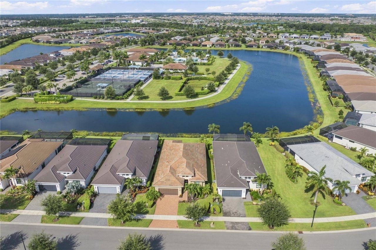 4925 Surfside Circle, Bradenton, FL 34211 Photo