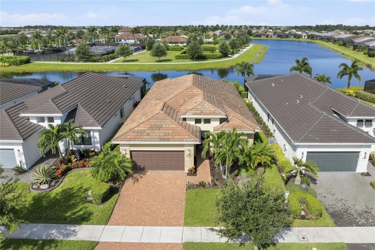 4925 Surfside Circle, Bradenton, FL 34211 Photo