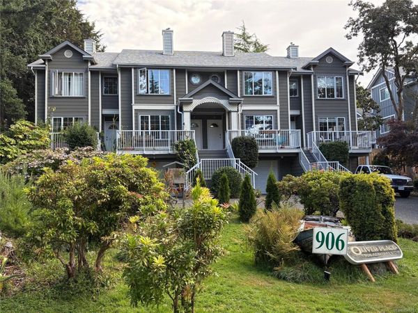 906 Admirals Rd , Unit #2, Esquimalt, BC V9A 2P4