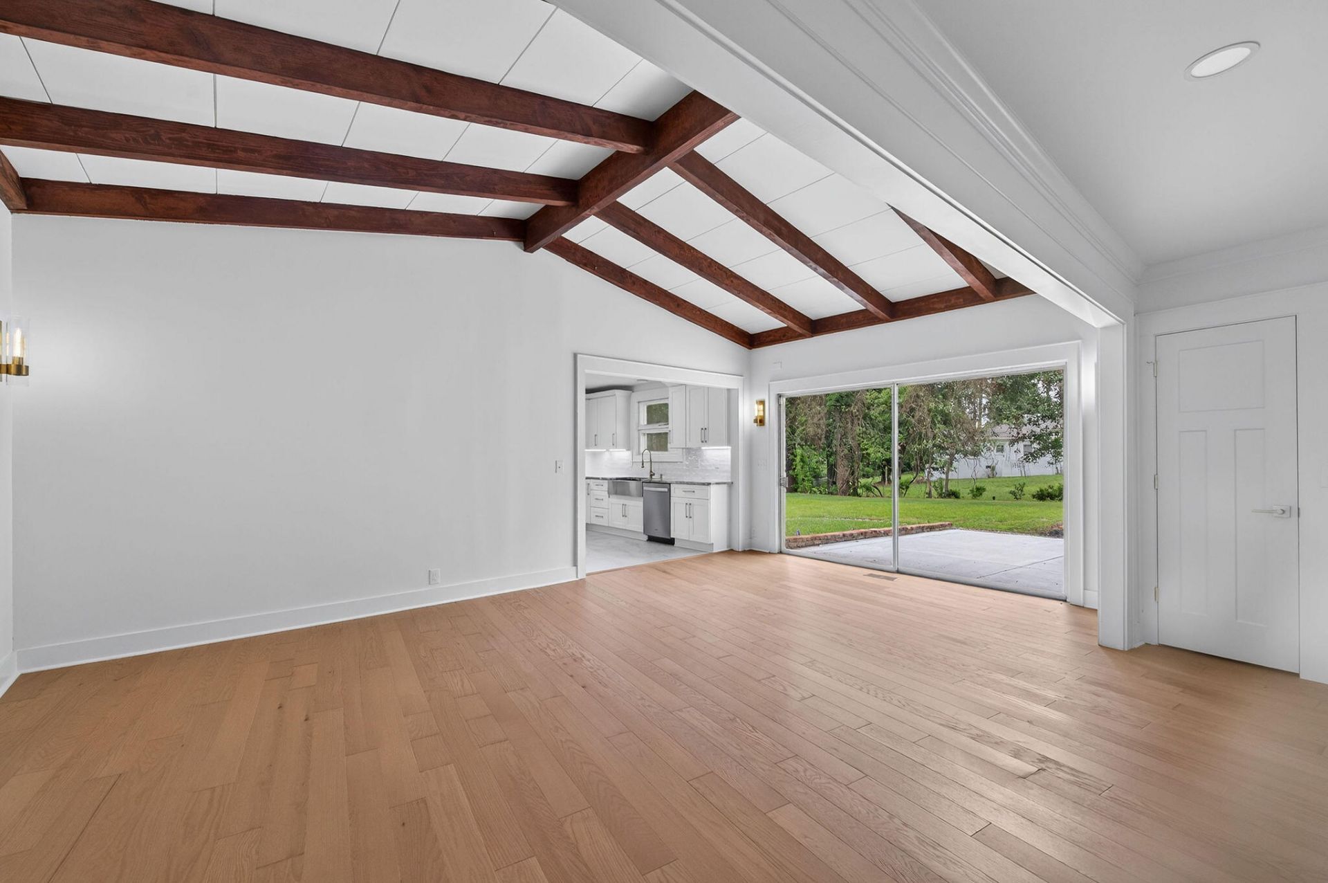 951 Hillsboro Road Photo 12