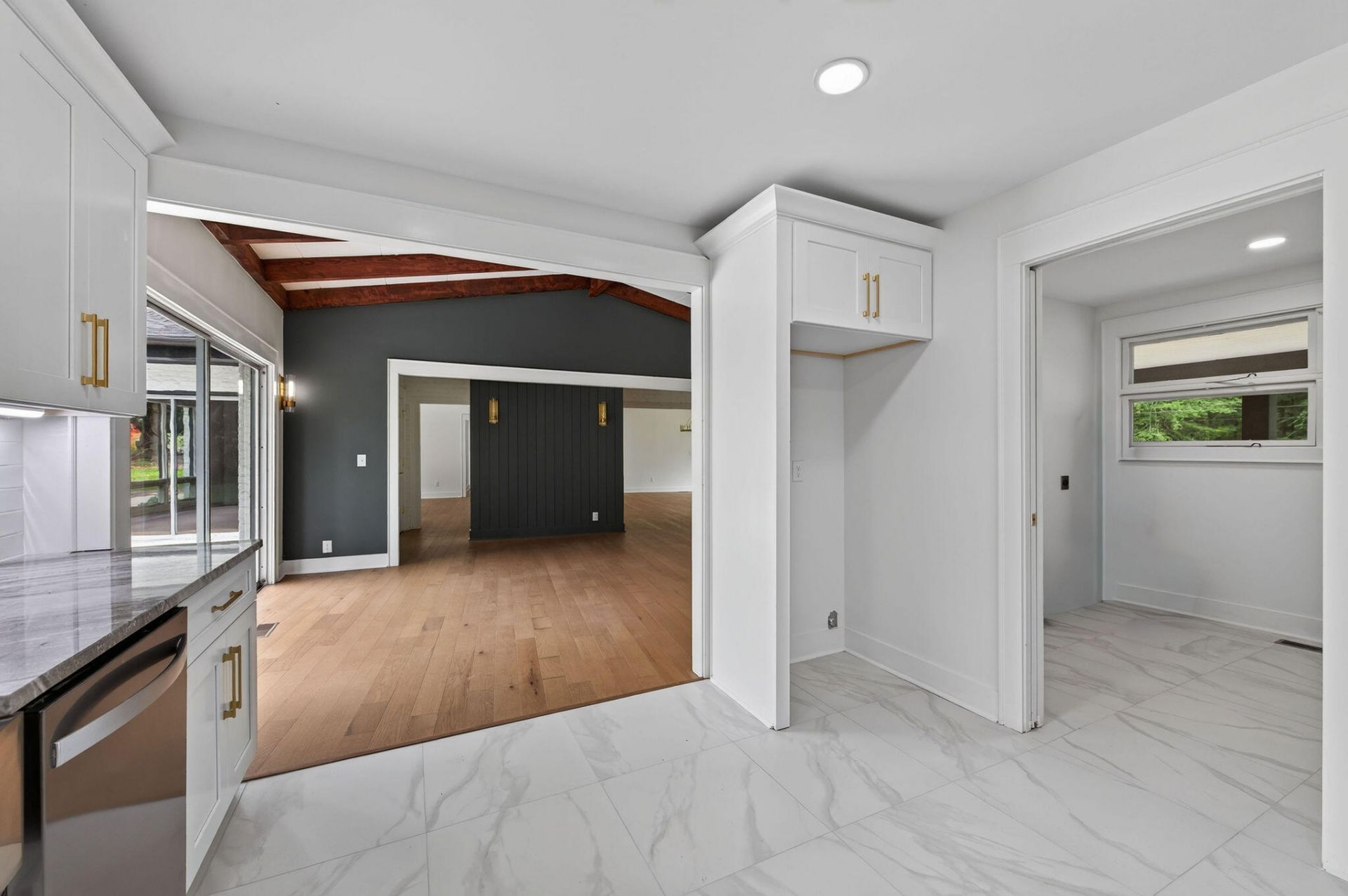 951 Hillsboro Road Photo 13