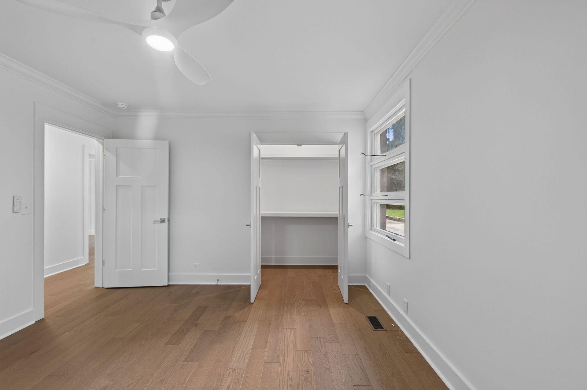 951 Hillsboro Road Photo 24