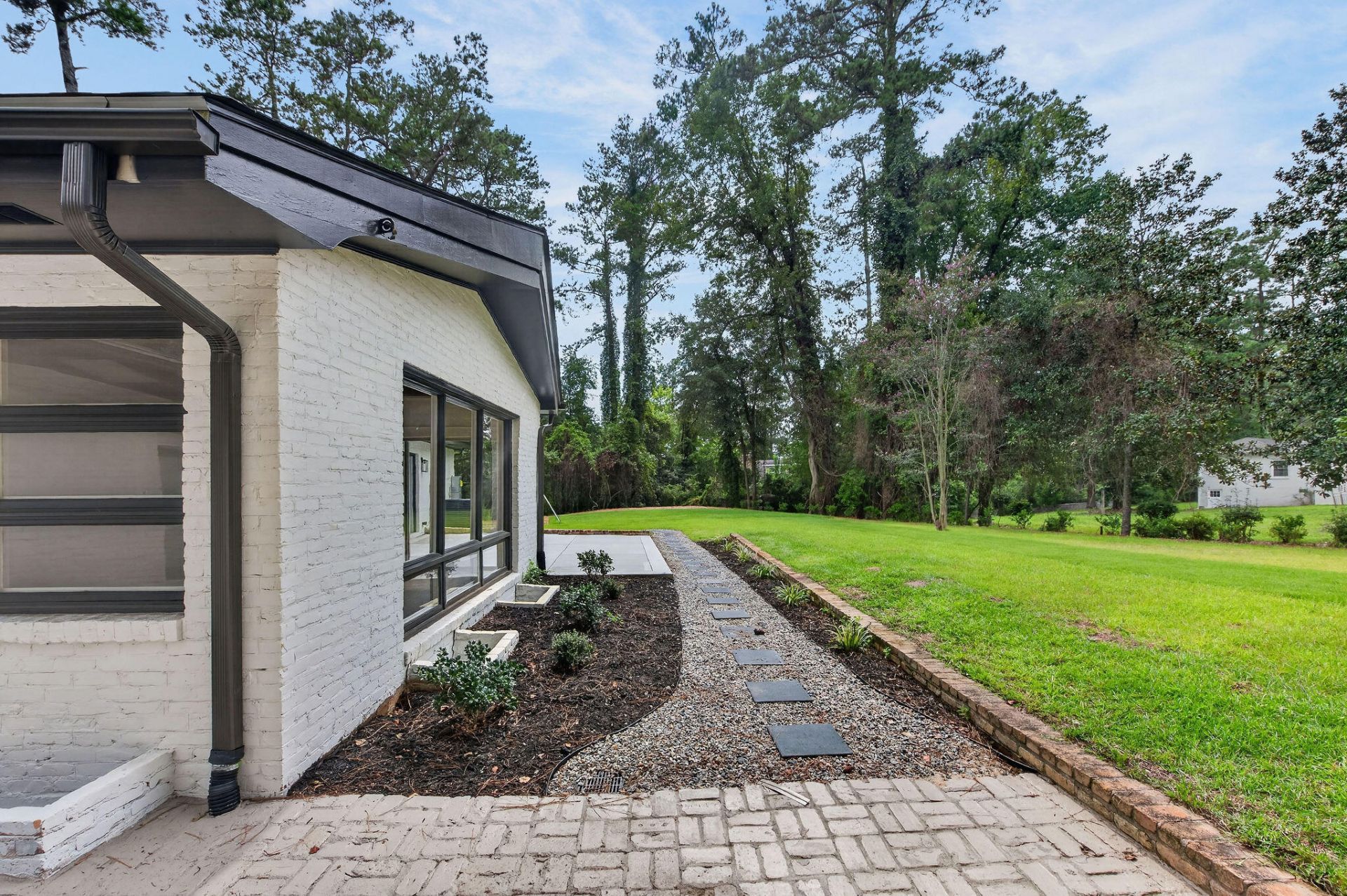 951 Hillsboro Road Photo 40