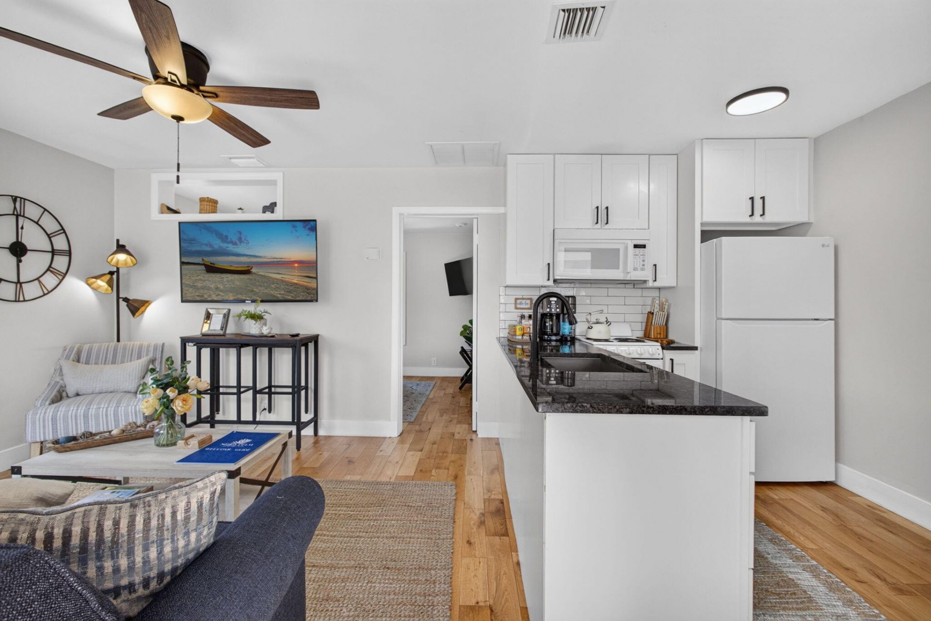 1305 N Palmway, Lake Worth Beach, FL 33460 Photo