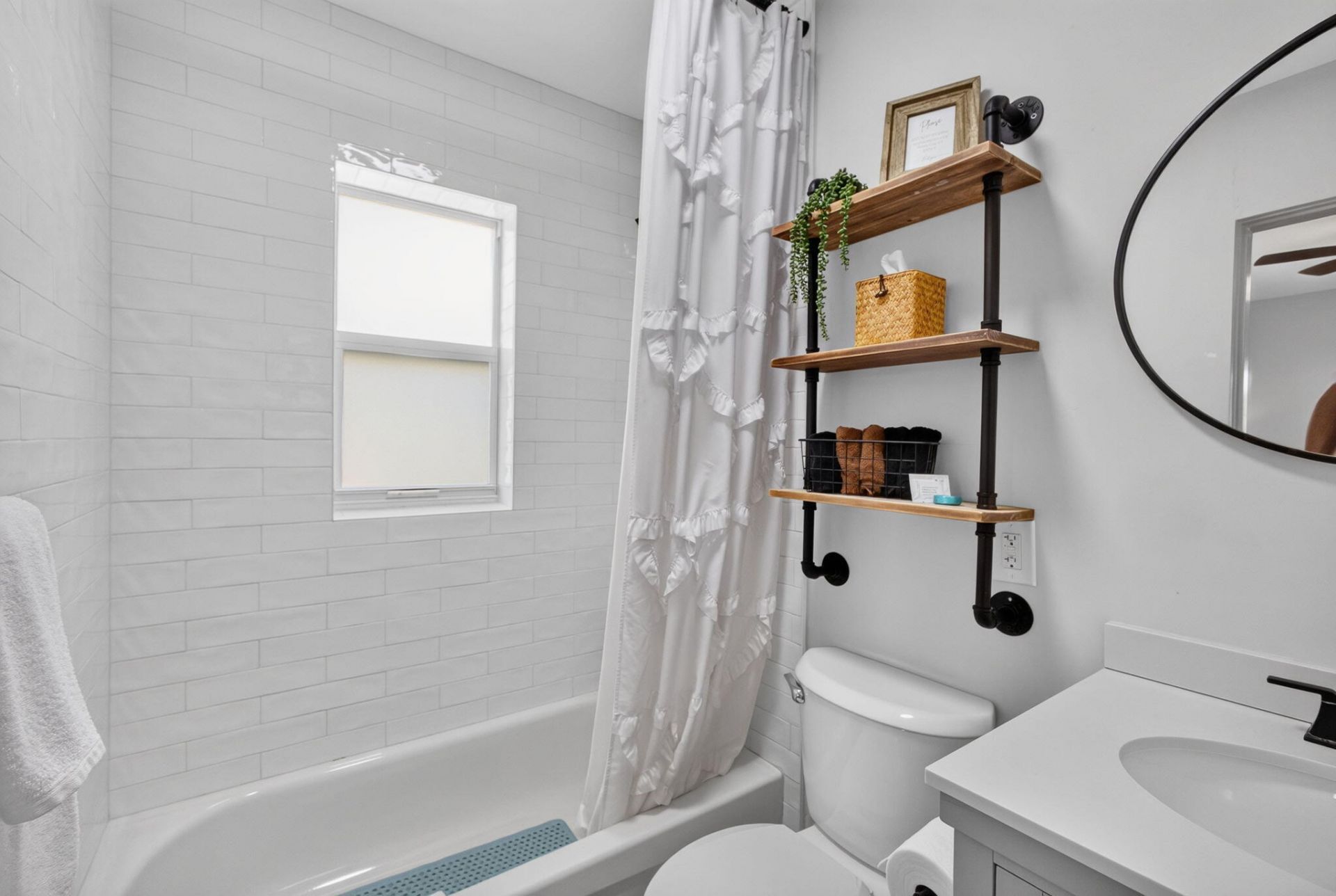 1305 N Palmway, Lake Worth Beach, FL 33460 Photo