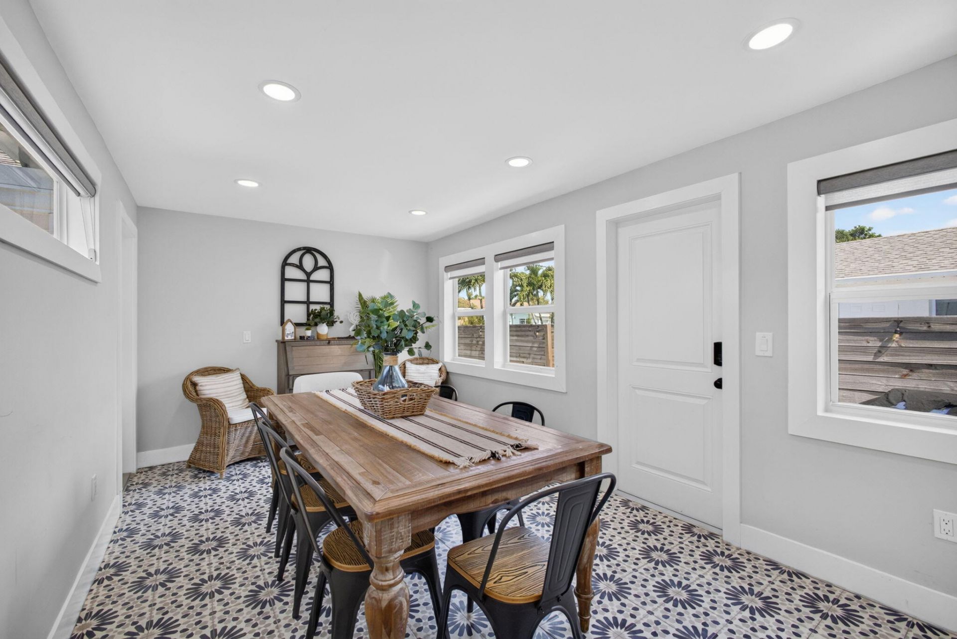 1305 N Palmway, Lake Worth Beach, FL 33460 Photo