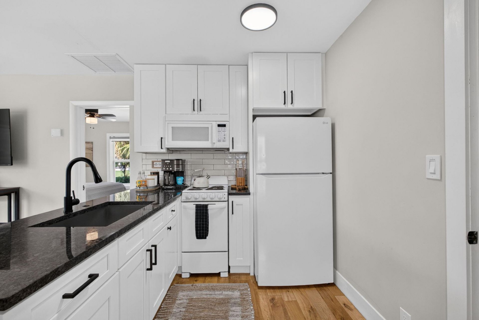 1305 N Palmway, Lake Worth Beach, FL 33460 Photo