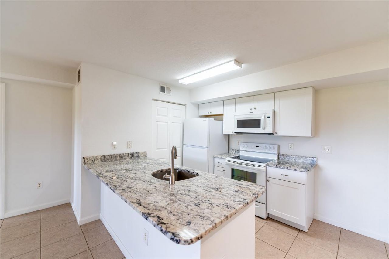 151 SW Palm Drive, Unit 106, Port Saint Lucie, FL 34986 Photo